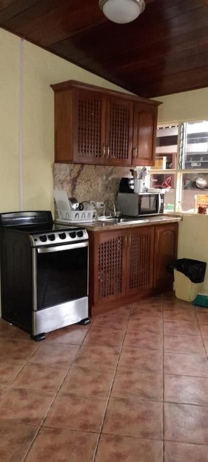 Casa Mora Jaco